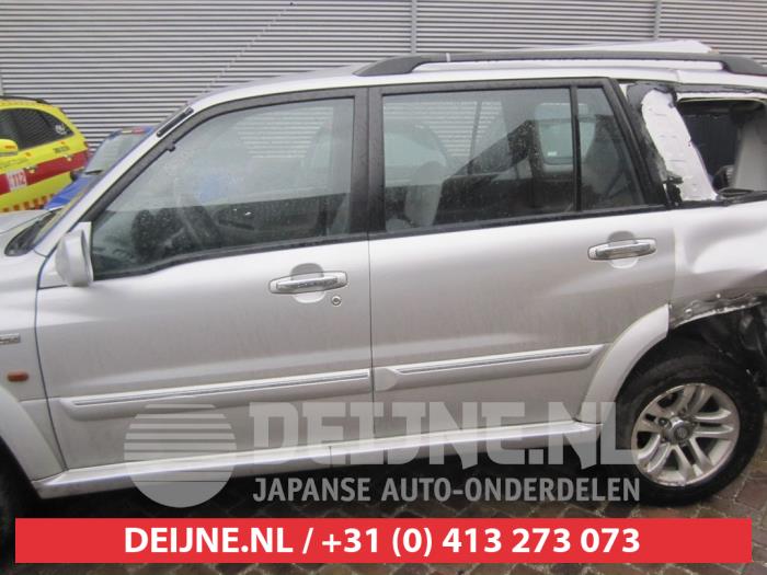 Suzuki Grand Vitara Portier 4Deurs links-achter O285695