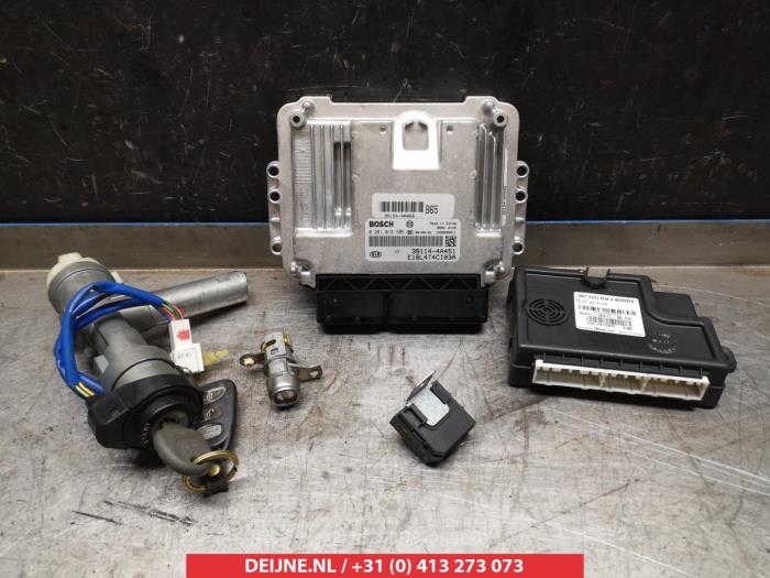 Gebruikte Computer Motormanagement Kia Sorento I (JC) 2.5 CRDi 16V VGT Prijs € 75,00 Margeregeling aangeboden door V.Deijne Jap.Auto-onderdelen BV