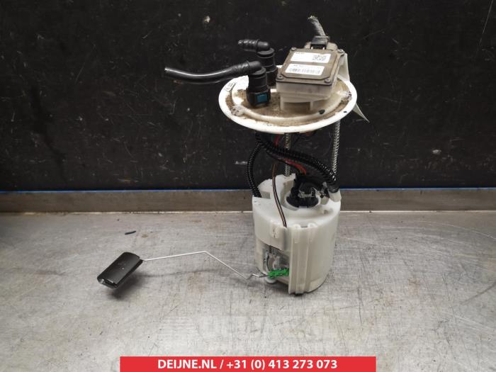 Gebruikte Tank element Pomp Kia Sportage (QL) 2.0 CRDi 185 16V VGT 4x4 Prijs € 100,00 Margeregeling aangeboden door V.Deijne Jap.Auto-onderdelen BV