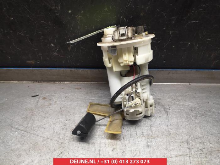 Gebruikte Tank element Pomp Toyota Corolla Verso (E12) 1.6 16V VVT-i Prijs € 25,00 Margeregeling aangeboden door V.Deijne Jap.Auto-onderdelen BV