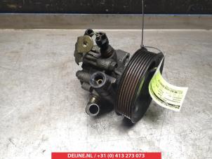 Gebruikte Servopomp Toyota Avensis Wagon (T25/B1E) 2.0 16V VVT-i D4 Prijs € 35,00 Margeregeling aangeboden door V.Deijne Jap.Auto-onderdelen BV