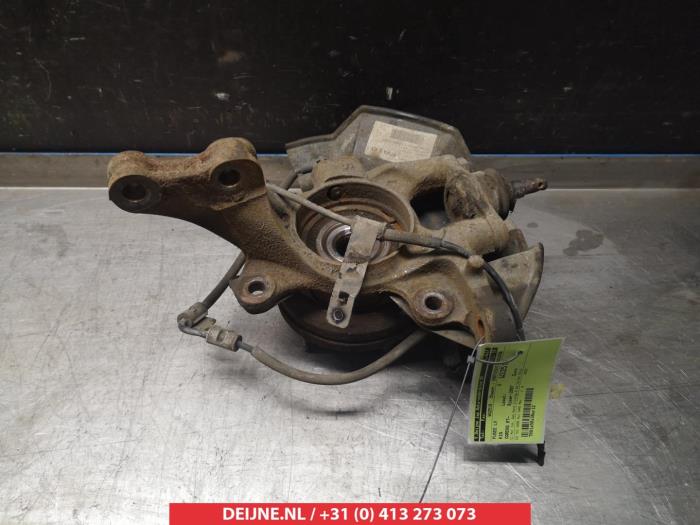 Kia Carens Achsschenkel links vorne O322668