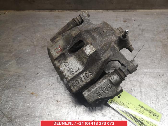 Toyota Verso-S Remklauw (Tang) links-voor O325757