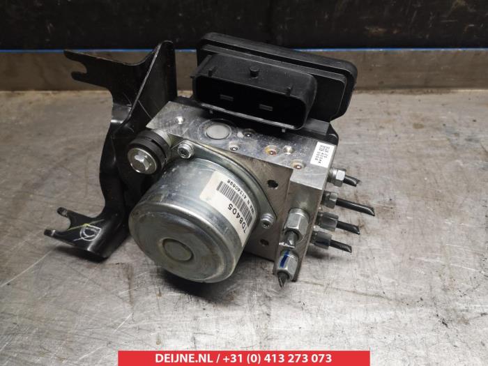 Nissan Juke ABS Pomp O337605
