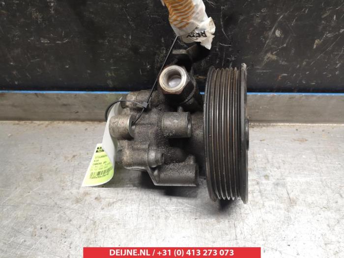 Kia Carens Power steering pump O331300