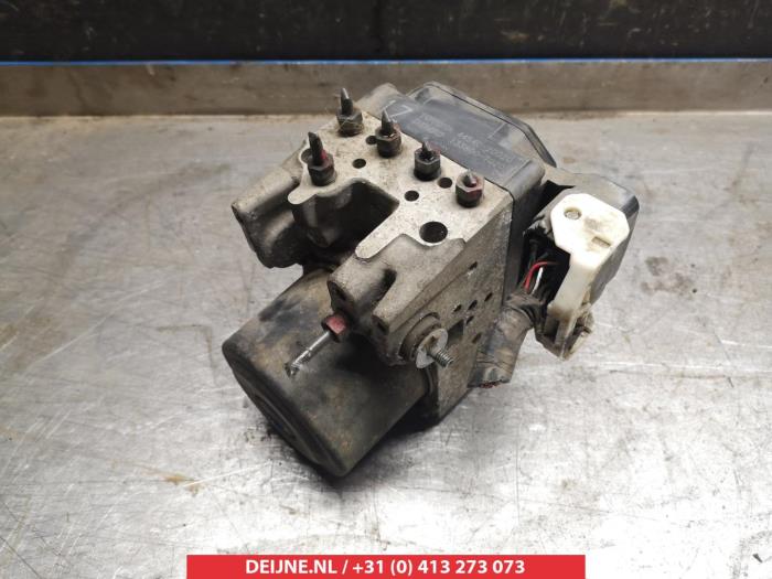 Gebruikte ABS Pomp Toyota Celica (ZZT230/231) 1.8 16V VVTL-i TS Prijs € 50,00 Margeregeling aangeboden door V.Deijne Jap.Auto-onderdelen BV