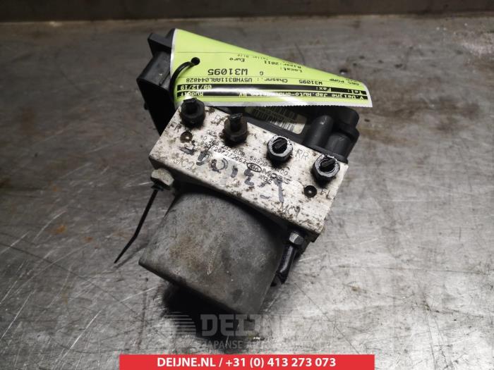 Gebruikte ABS Pomp Kia Pro cee'd (EDB3) 1.4 CVVT 16V Prijs € 35,00 Margeregeling aangeboden door V.Deijne Jap.Auto-onderdelen BV