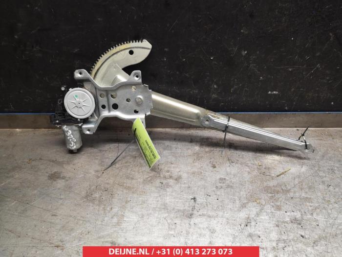 Suzuki Splash Fenstermechanik 4-türig links vorne O275973