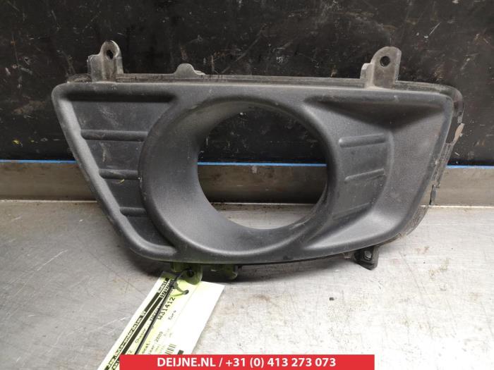Kia Carens Bumper grille O264442