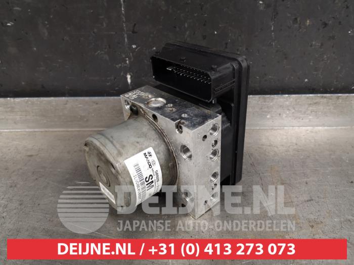 Gebruikte ABS Pomp Hyundai iX35 (LM) 1.7 CRDi 16V Prijs € 150,00 Margeregeling aangeboden door V.Deijne Jap.Auto-onderdelen BV