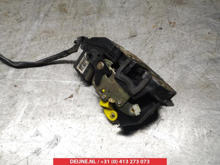 Kia Carens Deurslot Mechaniek 4Deurs links-achter O280214