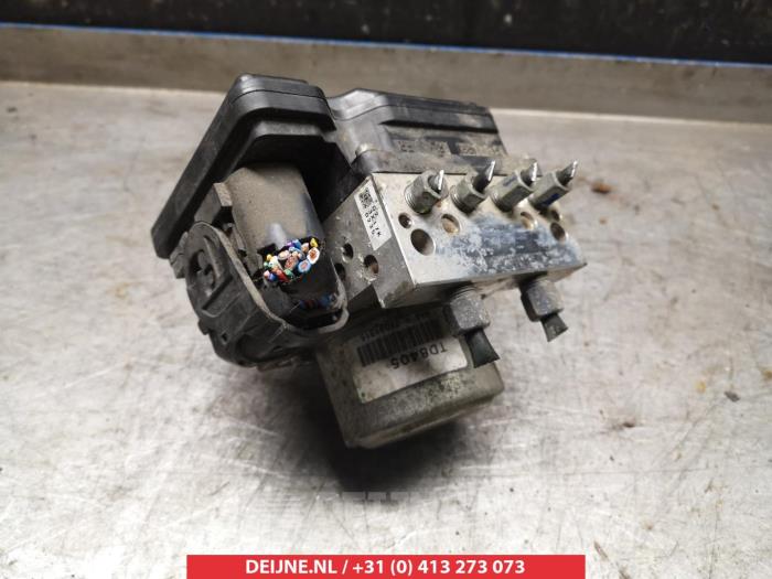 Gebruikte ABS Pomp Nissan Juke (F15) 1.6 16V Prijs € 100,00 Margeregeling aangeboden door V.Deijne Jap.Auto-onderdelen BV