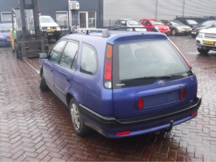 Toyota Corolla Achterlicht links O298568