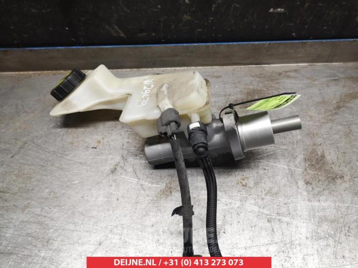 Mazda 3 Master cylinder O336427
