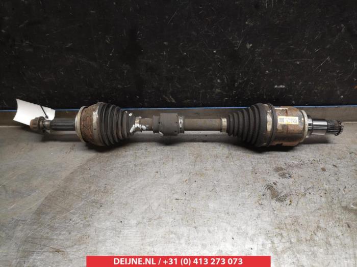 Toyota Prius Aandrijfas links-voor O318678