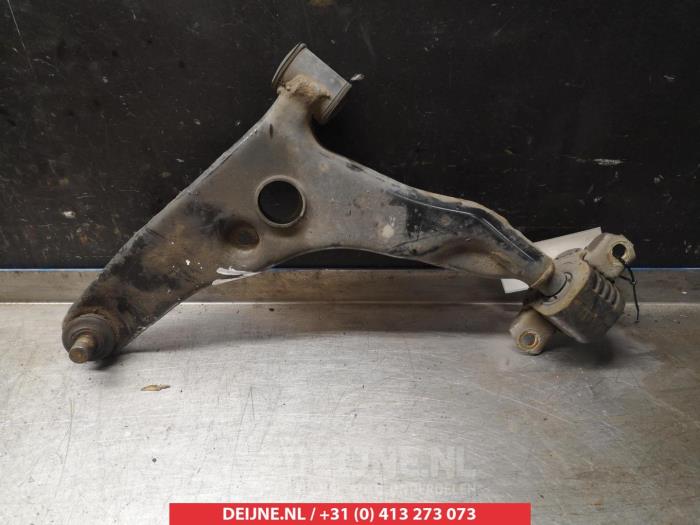 Mitsubishi Space Star Draagarm onder links-voor O381484