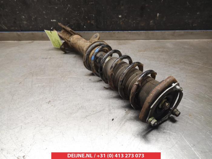 Toyota MR II Stoßdämpferstrebe rechts hinten O378105