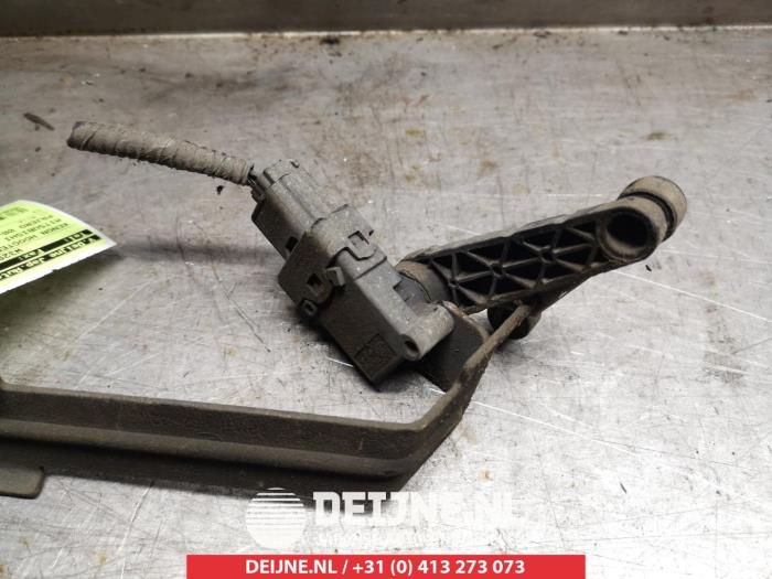 Mitsubishi Pajero Xenon Höhenregler O266866