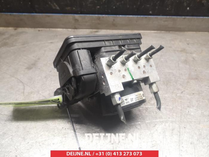 Gebruikte ABS Pomp Nissan Note (E12) 1.2 DIG-S 98 Prijs € 75,00 Margeregeling aangeboden door V.Deijne Jap.Auto-onderdelen BV