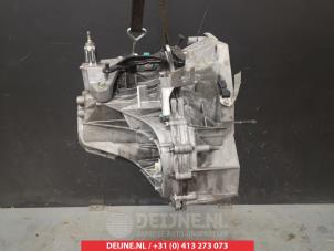 Nissan Pulsar Gearbox O372004 photo 2