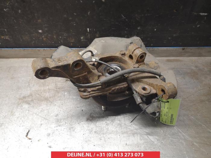 Kia Sorento Fusee links-voor O322686