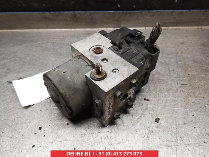 Nissan Almera Tino ABS Pomp O337608