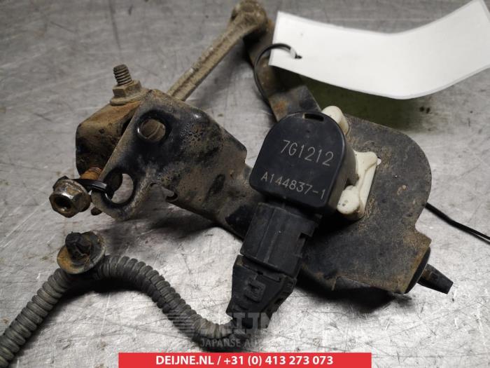 Subaru Impreza Xenon hoogteregelaar O266839