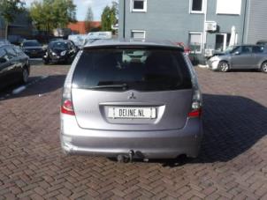 Mitsubishi Grandis Heckklappe O296384 foto 2