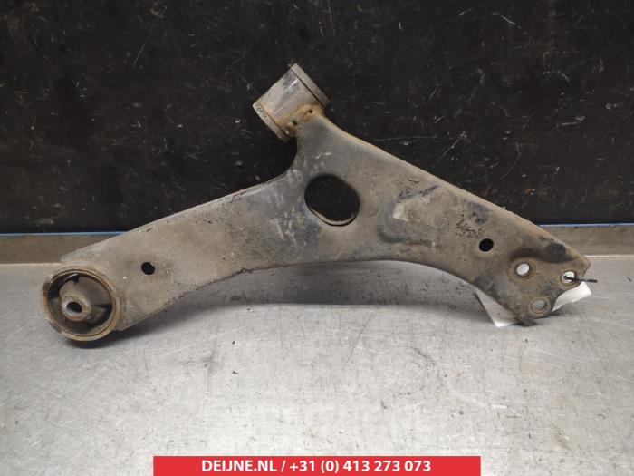 Kia Sportage Draagarm onder rechts-voor O382376