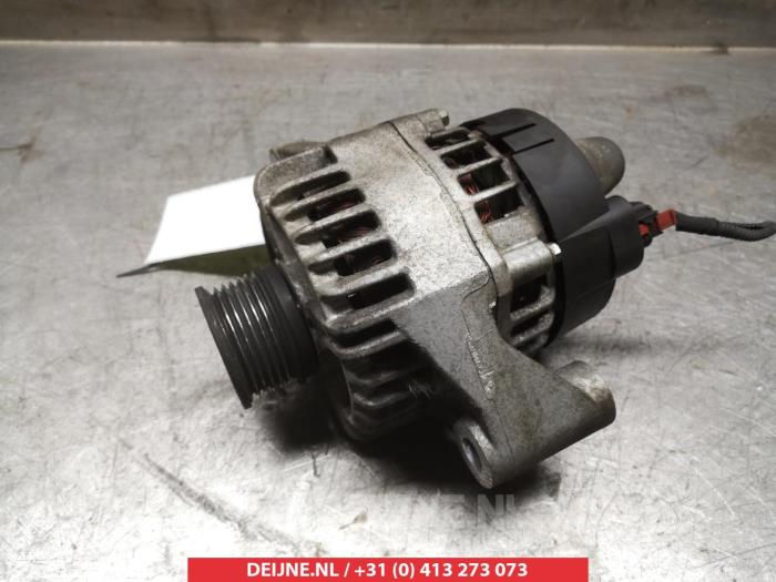 Gebruikte Dynamo Suzuki Vitara (LY/MY) 1.6 16V DDiS Prijs € 50,00 Margeregeling aangeboden door V.Deijne Jap.Auto-onderdelen BV