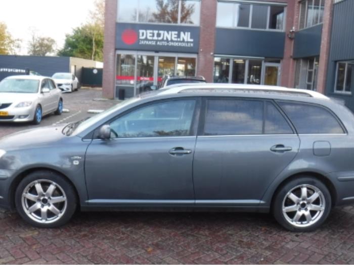 Toyota Avensis Rear door 4-door, left O285799