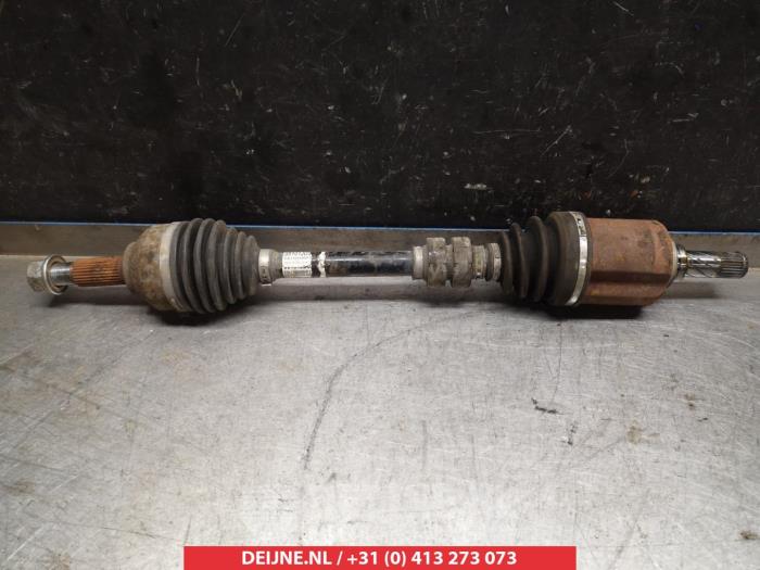 Gebruikte Steekas links-voor Nissan Qashqai (J10) 1.5 dCi DPF Prijs € 50,00 Margeregeling aangeboden door V.Deijne Jap.Auto-onderdelen BV