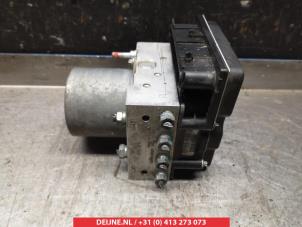 Toyota Verso ABS pump O338626 photo 3