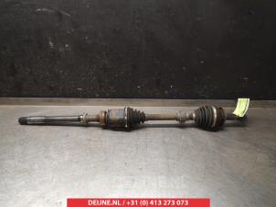 Gebruikte Steekas rechts-voor Toyota RAV4 (A3) 2.2 D-4D 16V 4x4 Prijs € 100,00 Margeregeling aangeboden door V.Deijne Jap.Auto-onderdelen BV