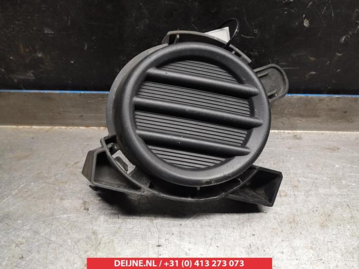 Toyota Aygo Stoßstangenrost O264734