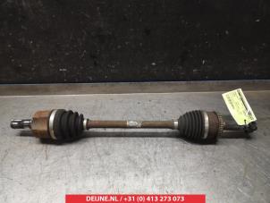 Gebruikte Aandrijfas links-voor Hyundai i10 (B5) 1.0 12V Prijs € 50,00 Margeregeling aangeboden door V.Deijne Jap.Auto-onderdelen BV