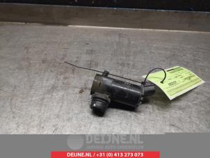 Toyota Rav-4 Ruitensproeierpomp voor O340983 foto 2