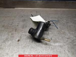 Toyota Rav-4 Windscreen washer pump O340982 photo 2