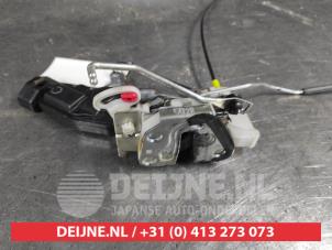 Toyota Aygo Deurslot Mechaniek 2Deurs links O279144 foto 2