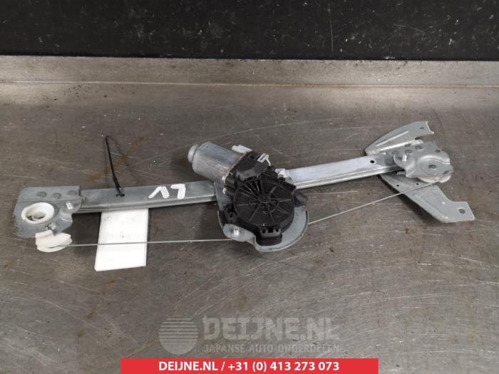 Toyota Aygo Fenstermechanik 2-türig links vorne O275478