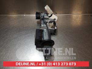 Suzuki Swift Ignition lock + key O335827 photo 3