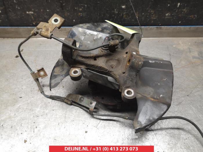 Mazda MX-5 Fusee links-voor O322313