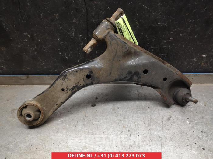 Kia Cerato Draagarm onder rechts-voor O382352