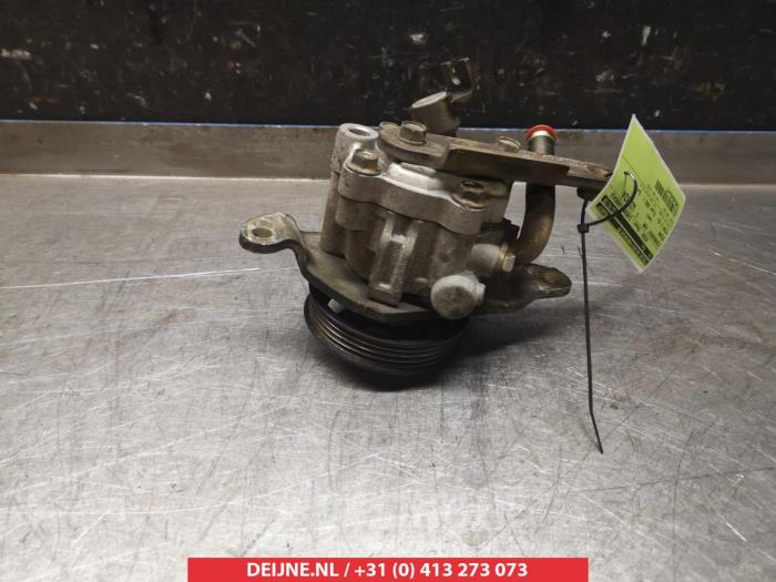 Gebruikte Pomp Servo Nissan Micra (K11) 1.4 16V Prijs € 35,00 Margeregeling aangeboden door V.Deijne Jap.Auto-onderdelen BV