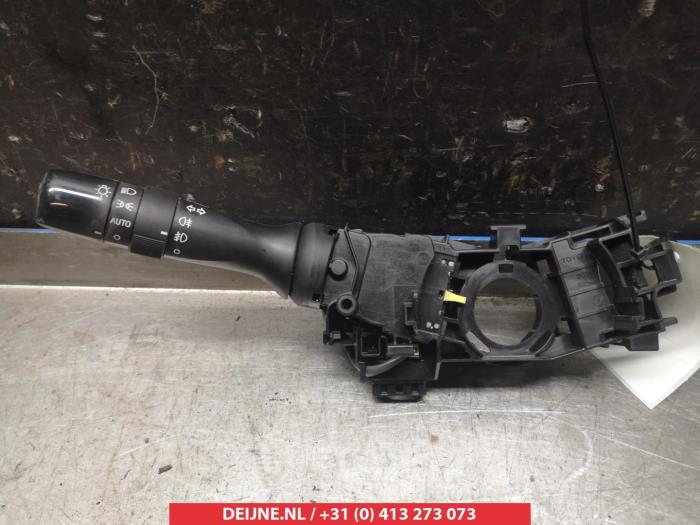 Toyota Avensis Light switch O307419