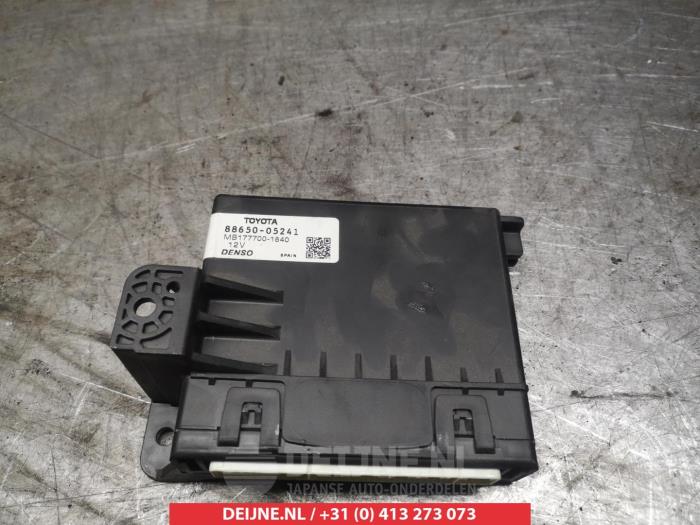 Computer Airco van een Toyota Avensis Wagon (T27) 2.0 16V VVT-i 2011
