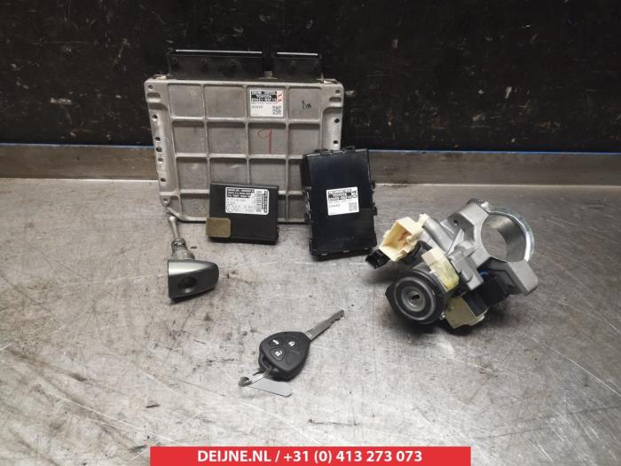 Toyota Avensis Computer Motormanagement O345532