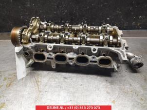 Toyota Yaris Cylinder head O352454 photo 2