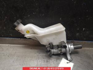 Gebruikte Hoofdremcilinder Hyundai i40 CW (VFC) 1.7 CRDi 16V Prijs op aanvraag aangeboden door V.Deijne Jap.Auto-onderdelen BV