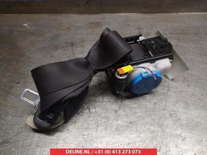 Kia Carens Front seatbelt, left O314761